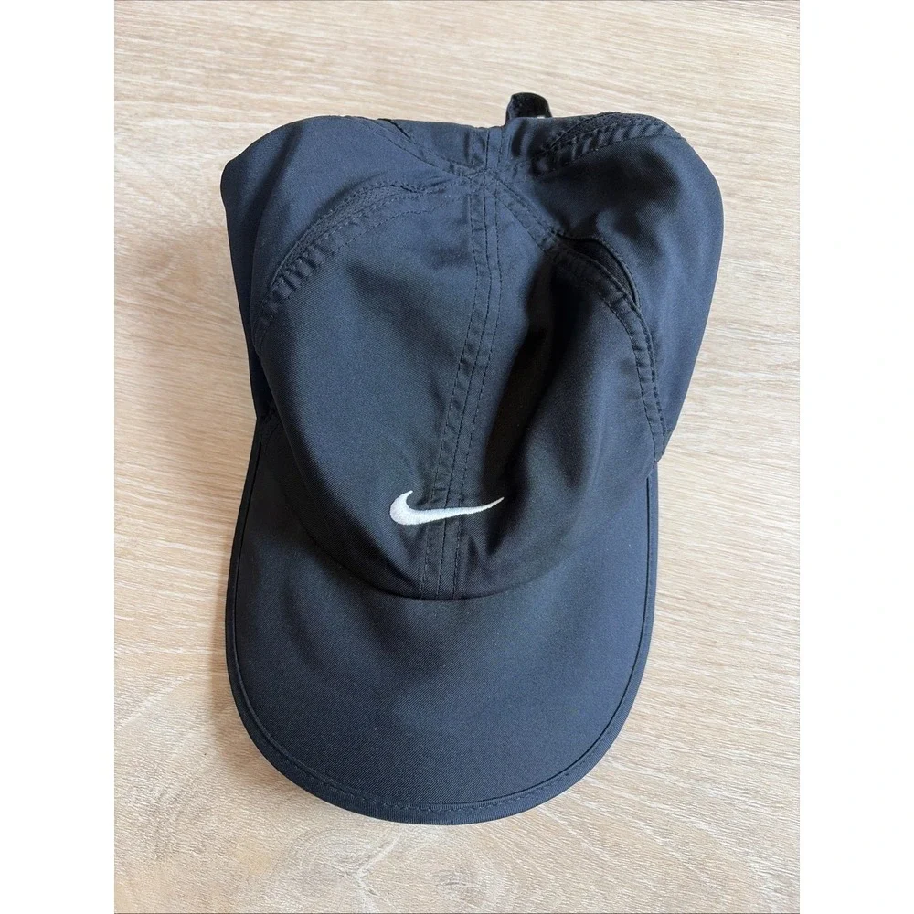 Nike Featherlight Women's Dri-Fit Hat Cap Black White Logo Swoosh‎ Running
